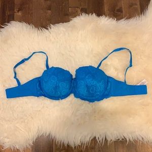 Brand new without tags La Senza Blue lace bra. 34DD